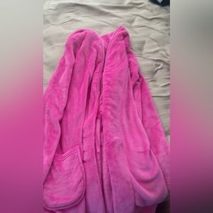 Pink VS Robe
